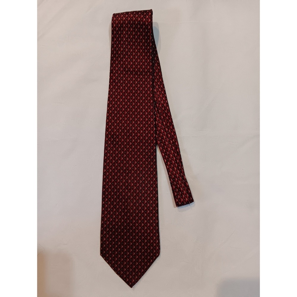 Roundtree & Yorke Mens Red Geometric Diamond 100% Silk Handmade Tie Made Italy